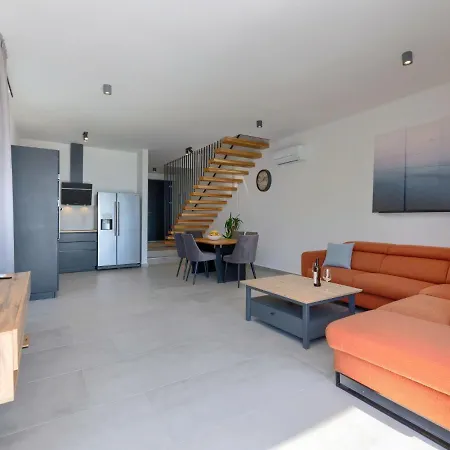 Mi By Interhome בית נופש פולה